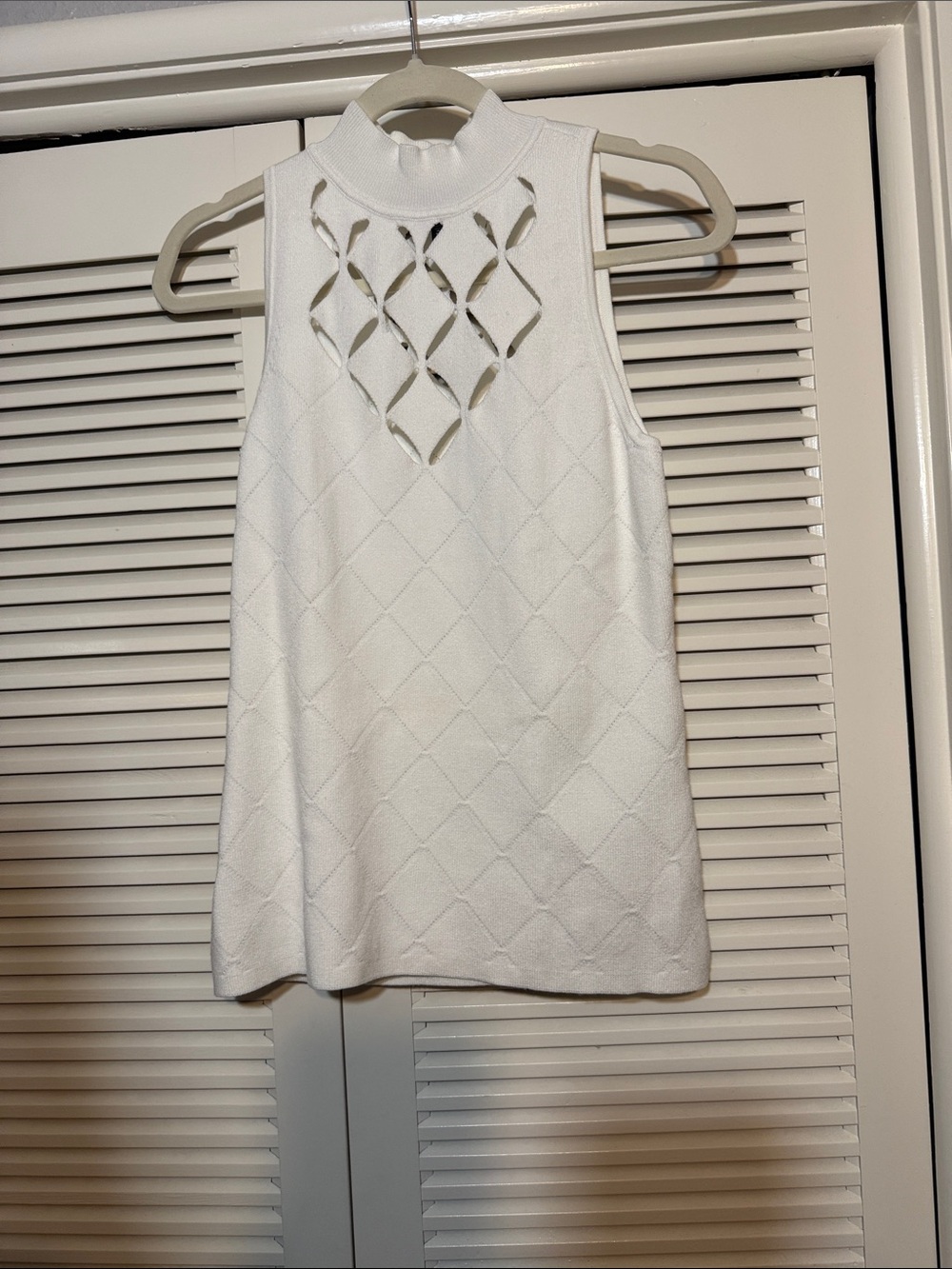 White House Black Market White Sleeveless Diamond Cutout Knit Tank